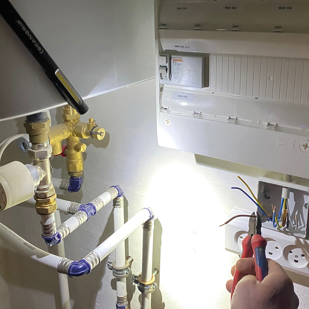 Pennaljós 200 lumen - Image 4